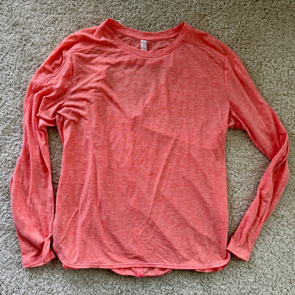 • ua long sleeve •